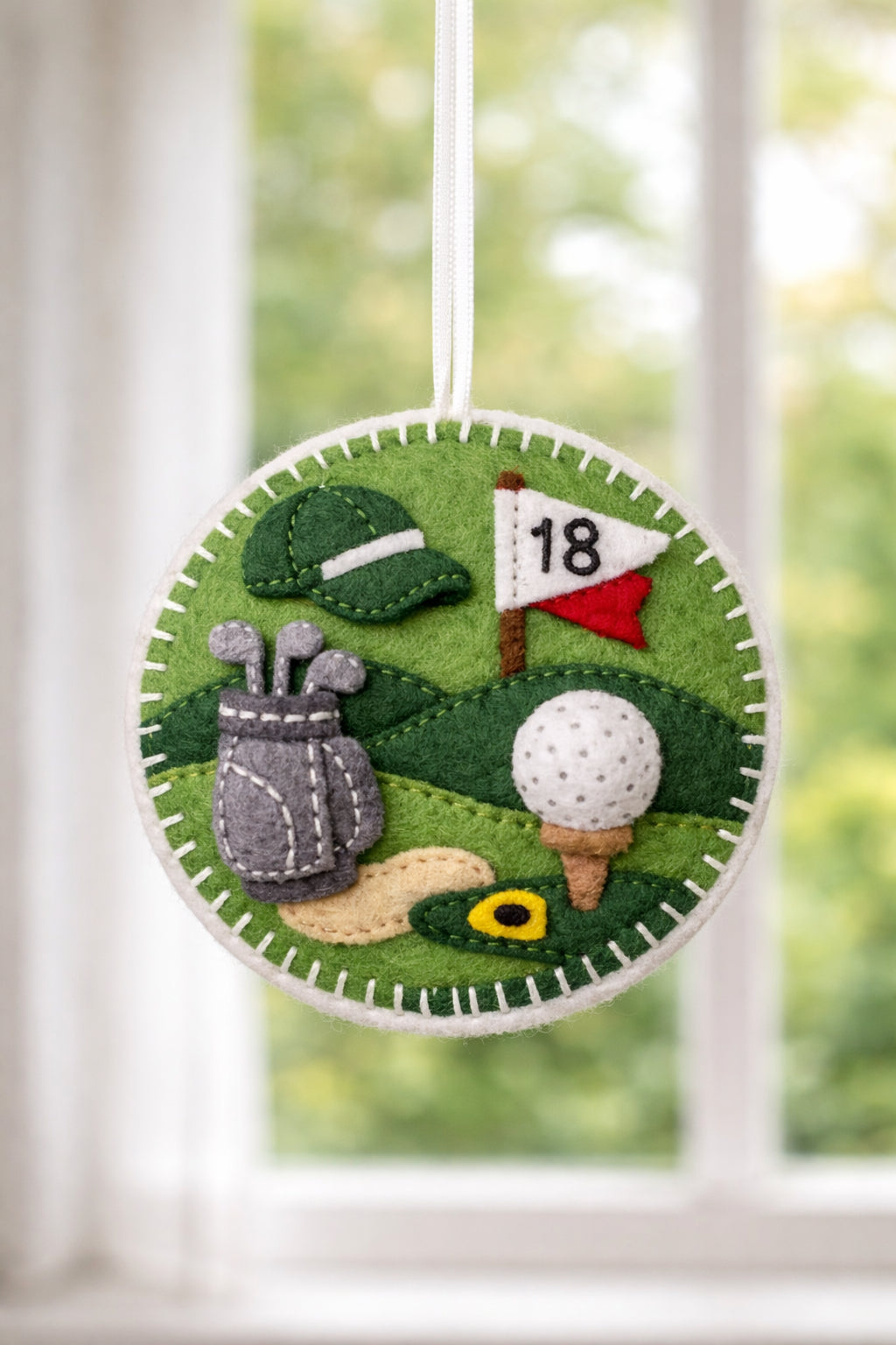Custom Golf Course Felt Ornament, Handmade Golf Felt Ornament, Golf Lover Decor, Hanging Decor, Holiday Keepsake Gift ONMGTP04