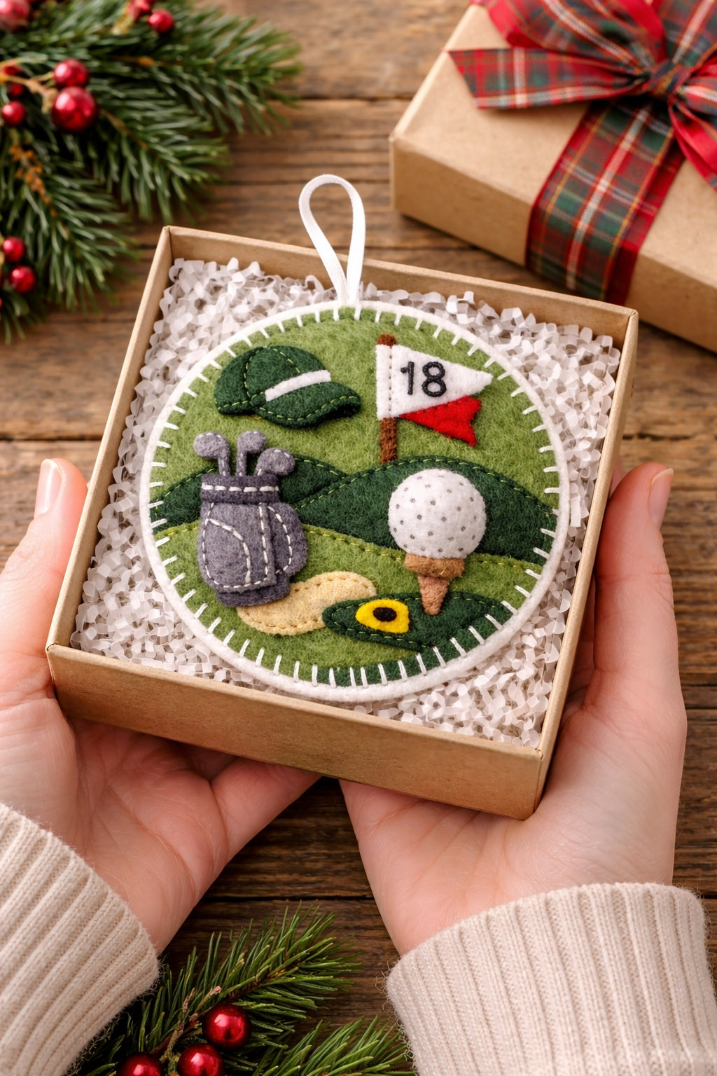 Custom Golf Course Felt Ornament, Handmade Golf Felt Ornament, Golf Lover Decor, Hanging Decor, Holiday Keepsake Gift ONMGTP04