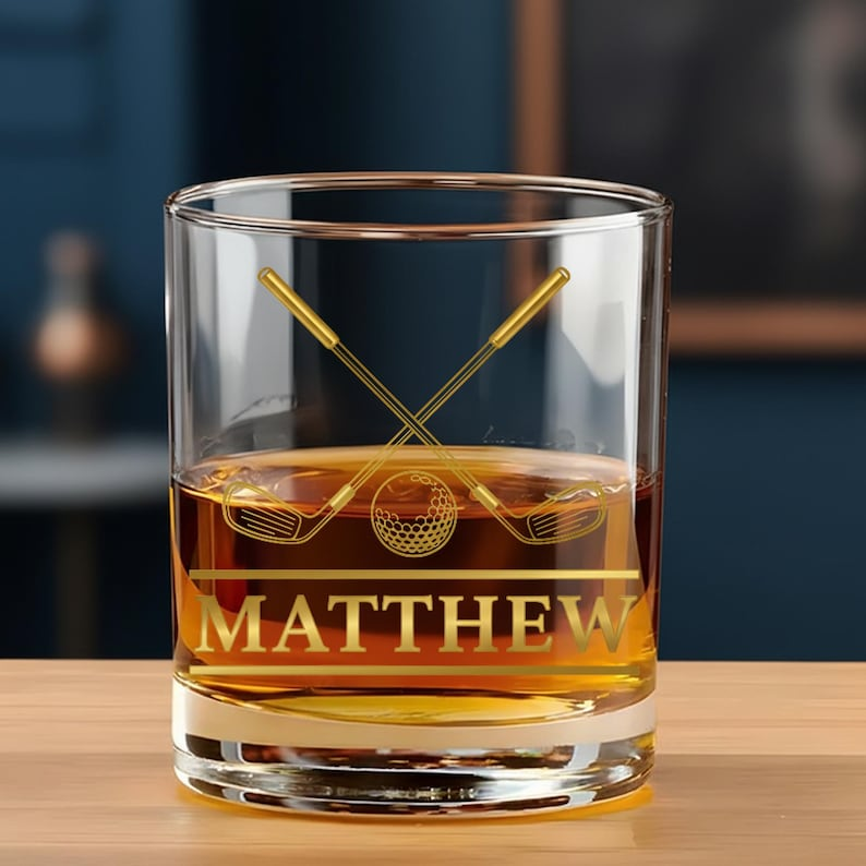 Personalized Golf Whiskey Glass, Custom Name Crossed Clubs Design, Gold Style Rocks Glass, Elegant Golfer Gift for Men, Dad, or Boss