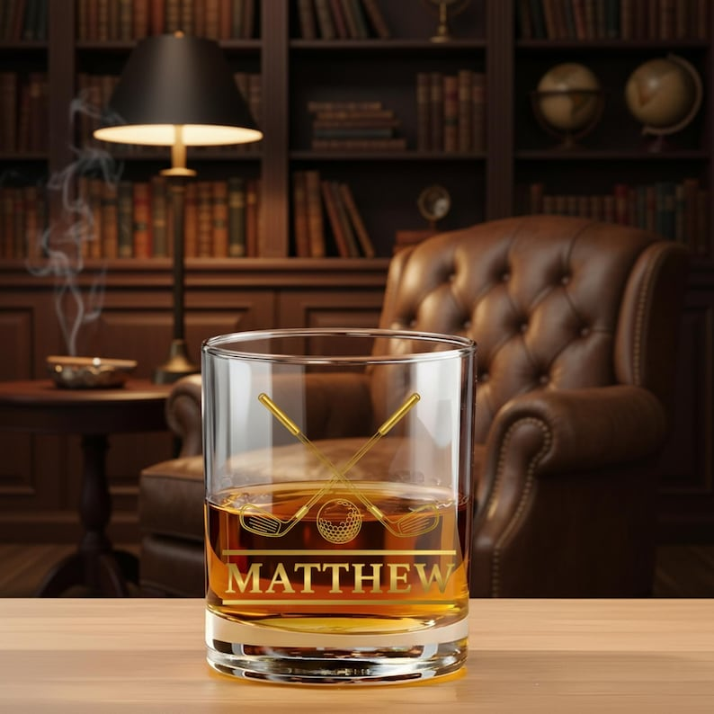 Personalized Golf Whiskey Glass, Custom Name Crossed Clubs Design, Gold Style Rocks Glass, Elegant Golfer Gift for Men, Dad, or Boss